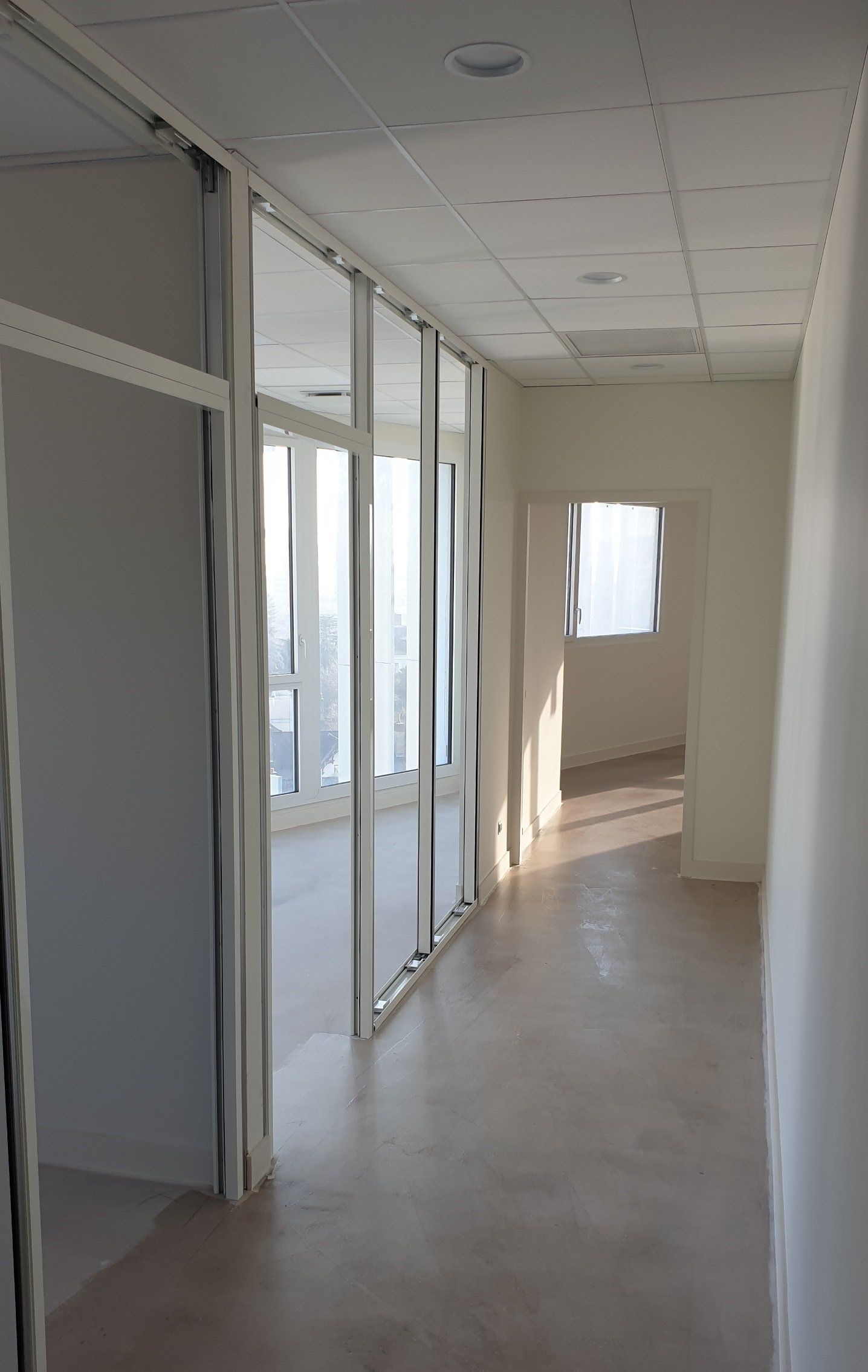 Faux plafonds et cloisons modulaires