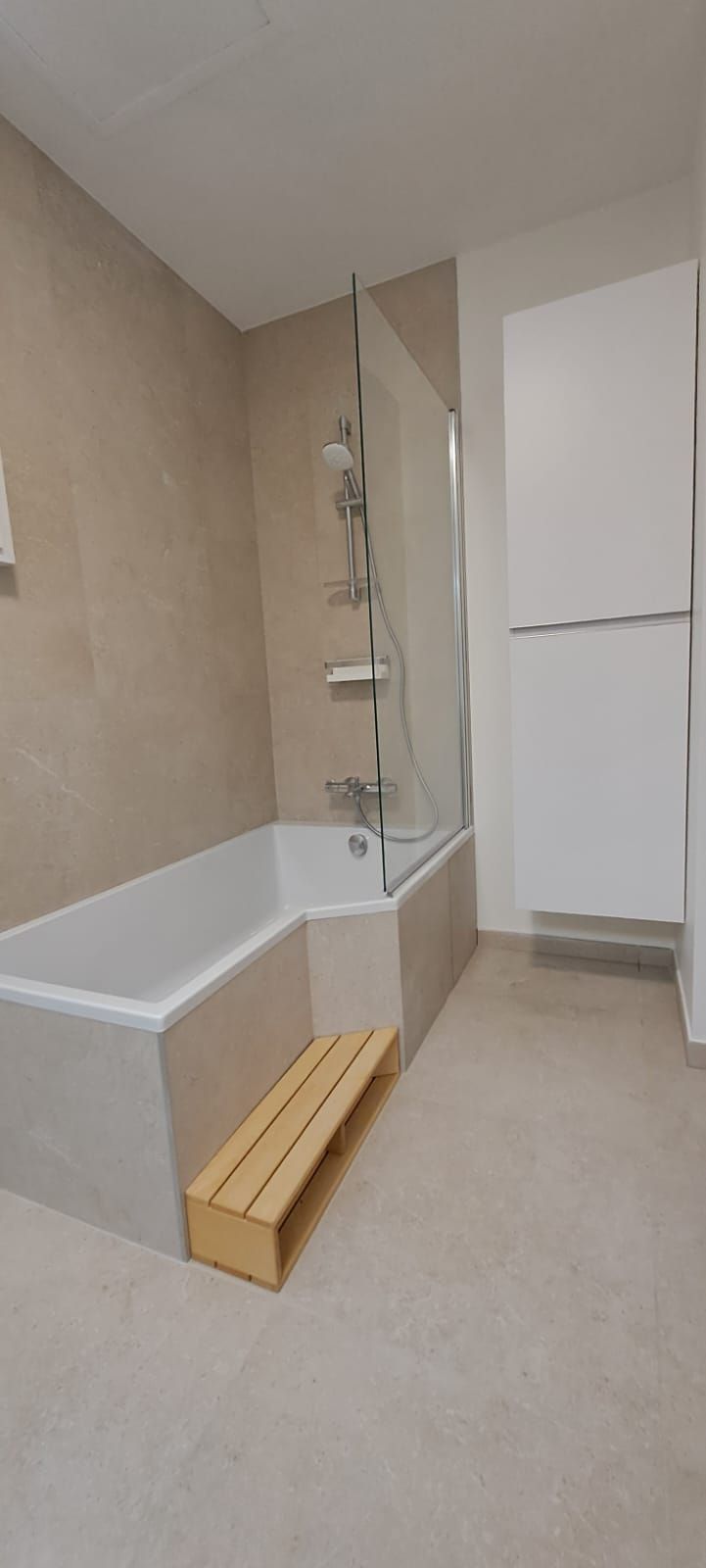 Salle de bains adaptée aux besoins du client