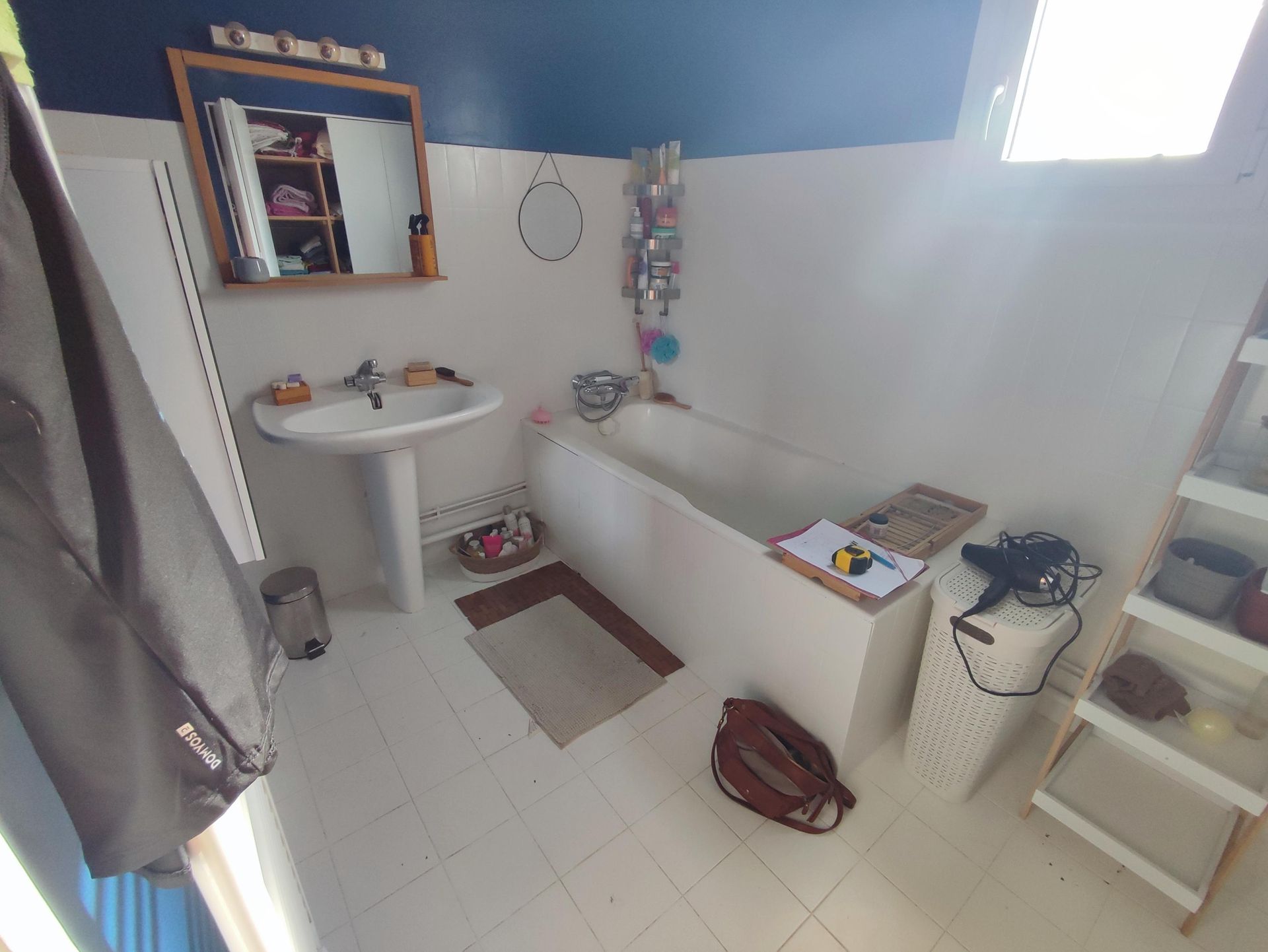 Salle de bains avant les travaux