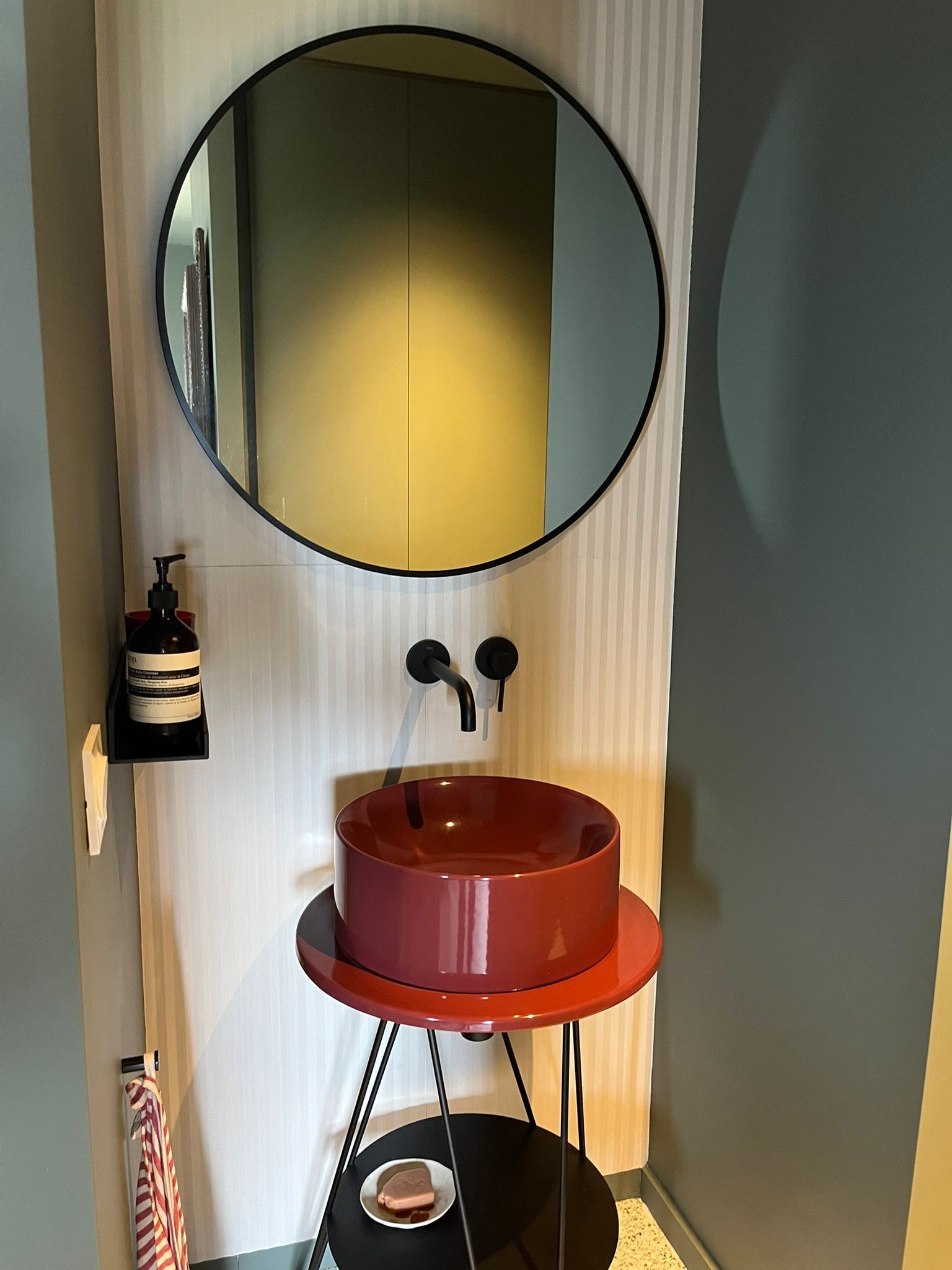 Lave-mains de la marque Scarabeo