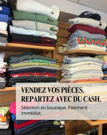 Des étagères avec des vêtements d'occasion pliés