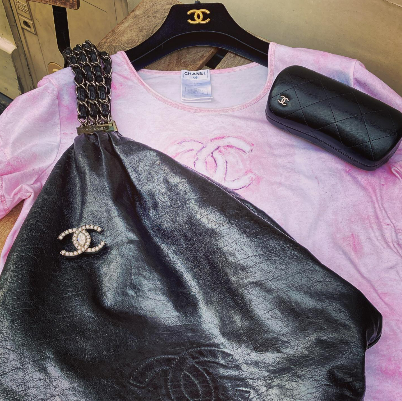 Sac et tee-shirt Chanel