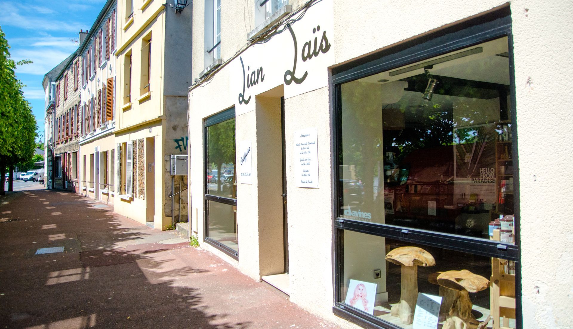 Devanture du salon de coiffure Lian Laïs
