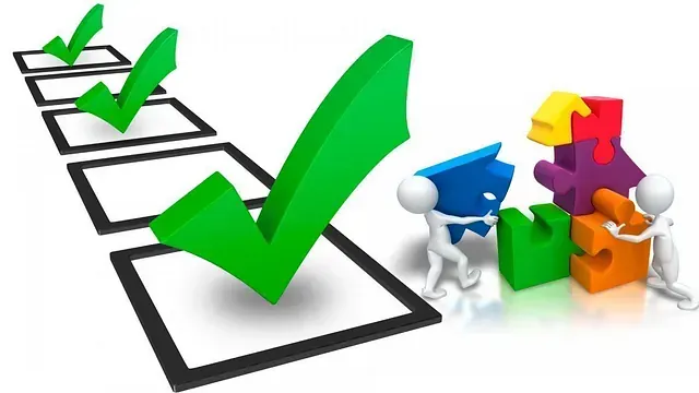 Una lista de verificación con una marca de verificación verde en el medio