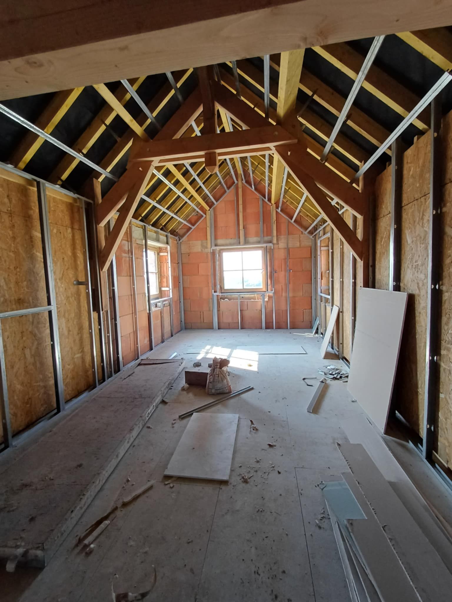 Isolant dans un comble avec ossature metallique