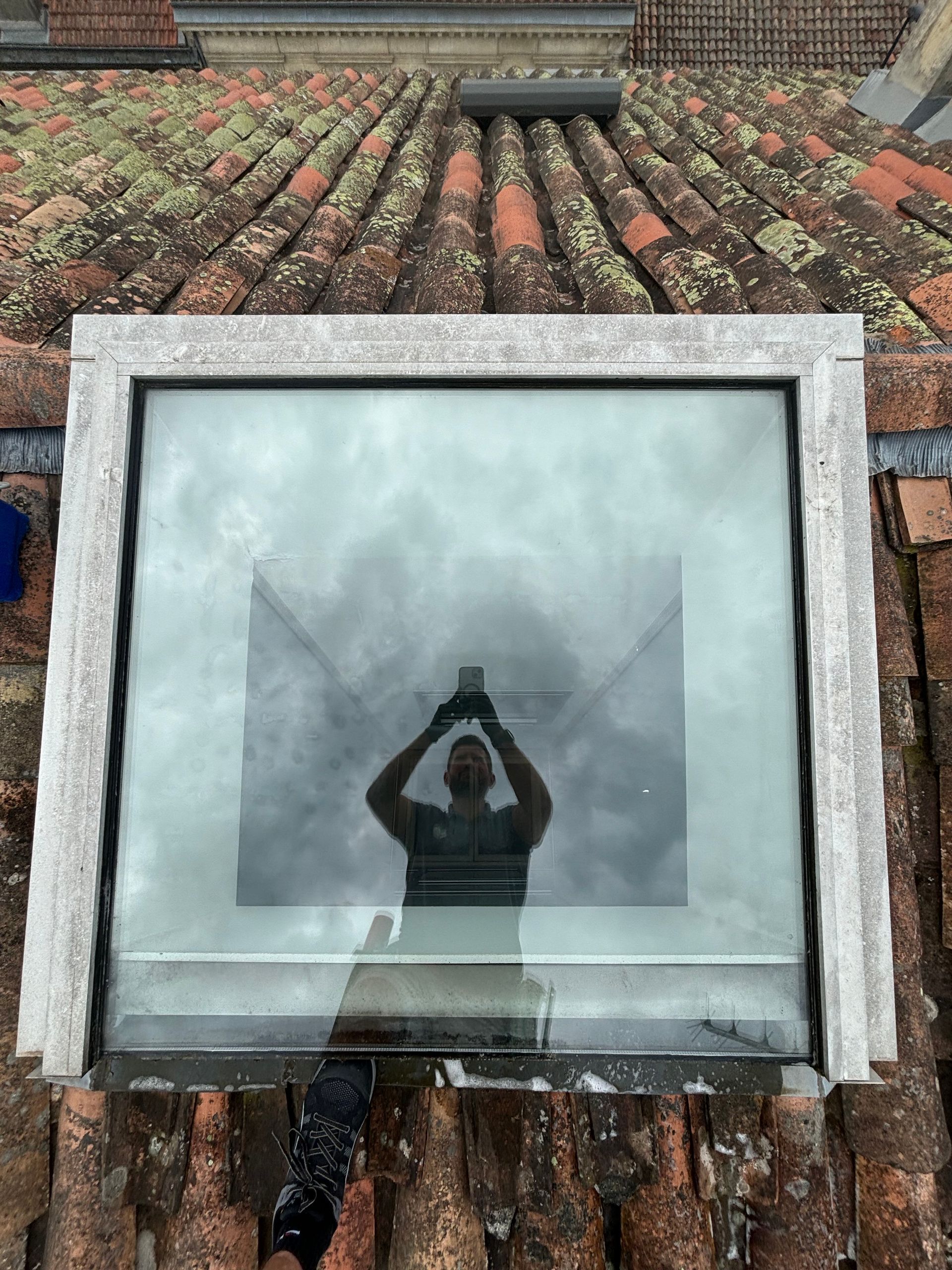 Fenêtre de toit après nettoyage