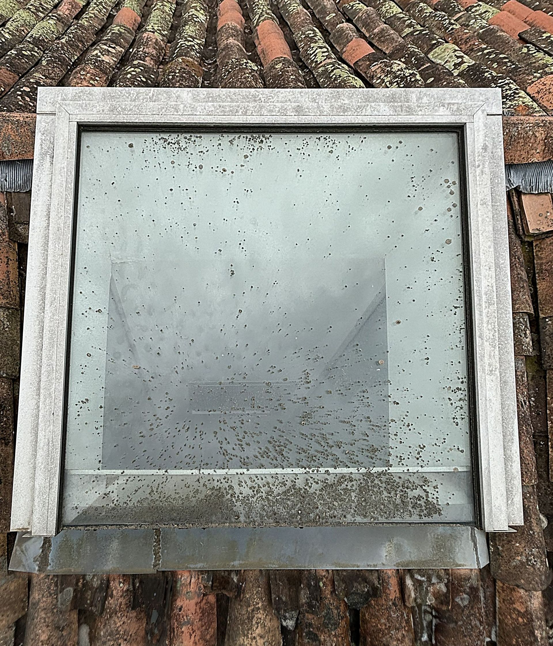 Fenêtre de toit avant nettoyage