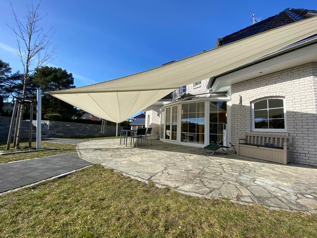 SOLIDAY C-Segel auf der Terrasse