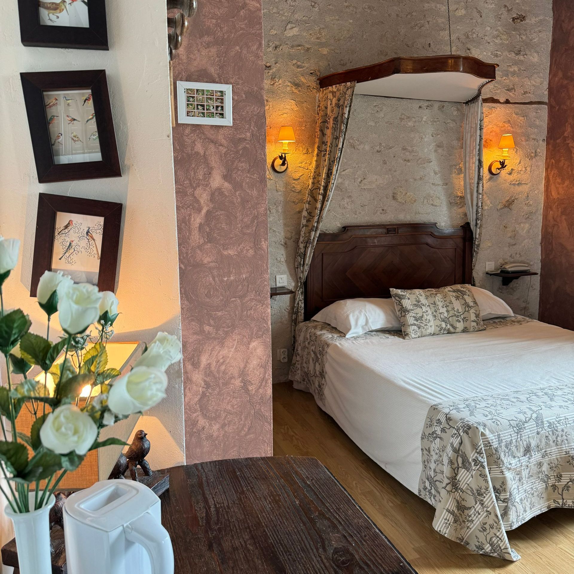 Chambre personnalisée dans l'hôtel atypique