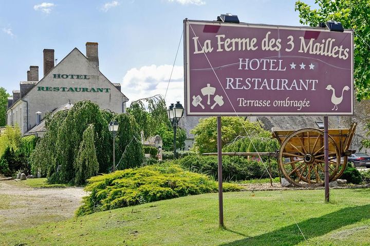 Devanture de l'hôtel-restaurant  La Ferme aux 3 Maillets près de Beaugency