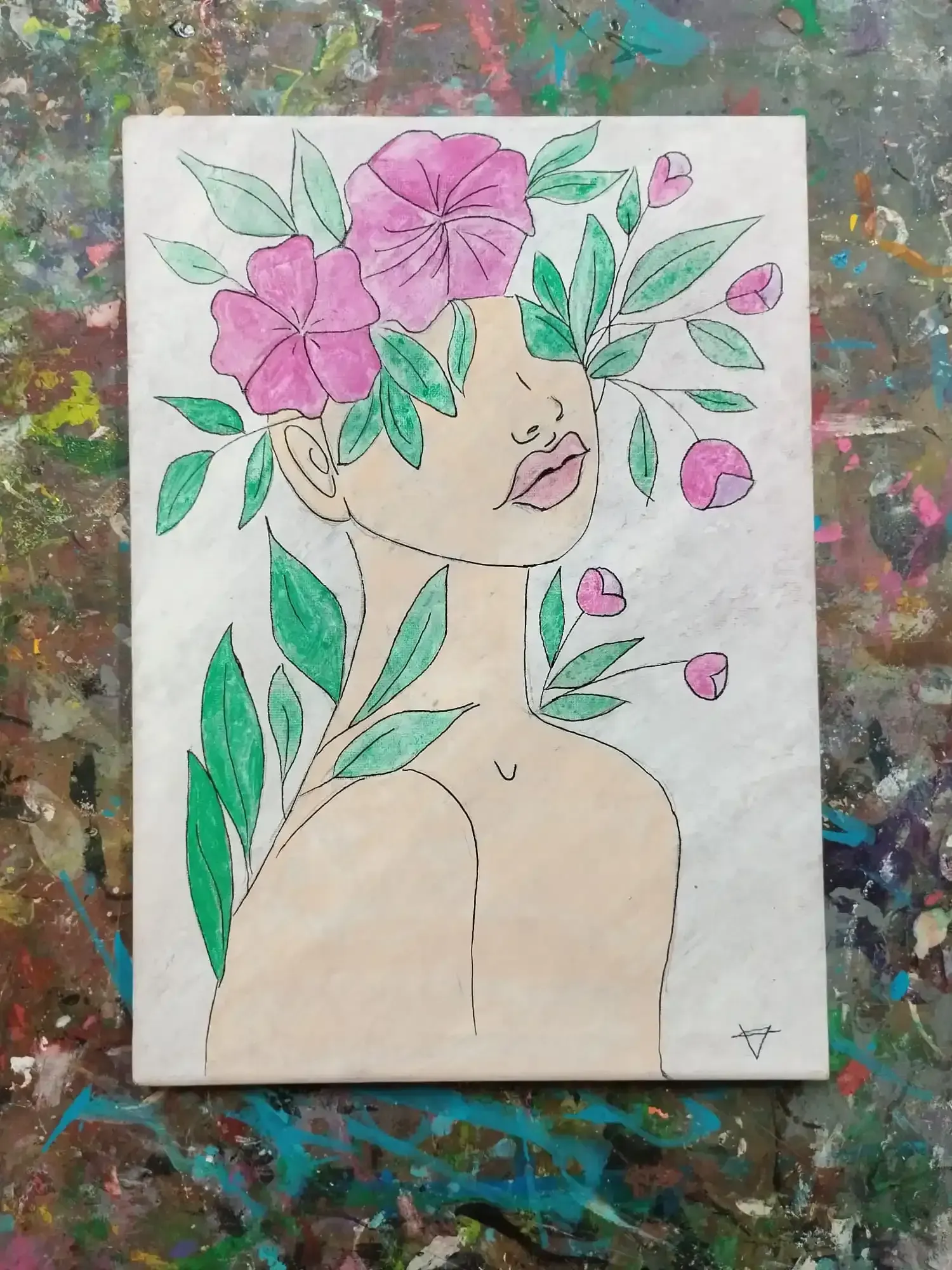 Retrato abstracto de un rostro con flores rosas y hojas verdes en el cabello y los hombros.