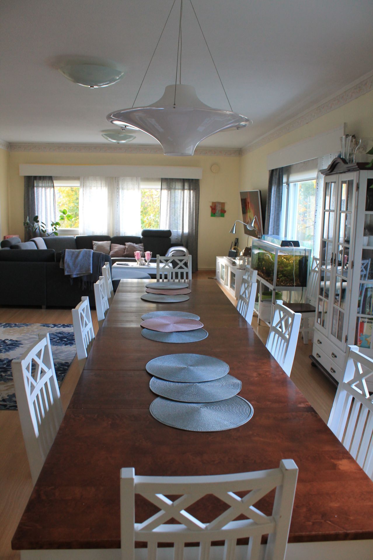  Lastenkoti Jelperin ruokapöytä