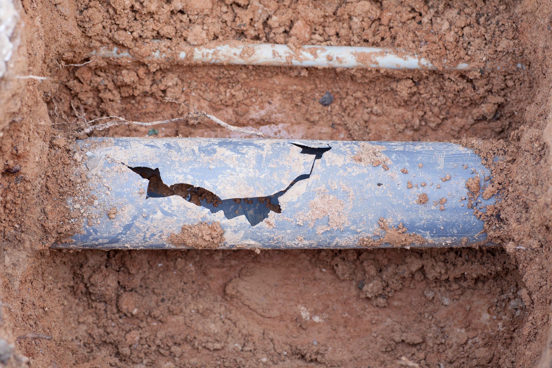 Une canalisation endommagée.