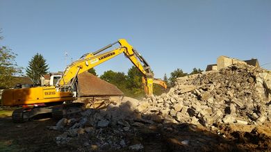 Démolition d'un bunker.