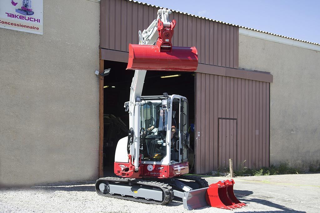 Mini-pelle avec godet Takeuchi