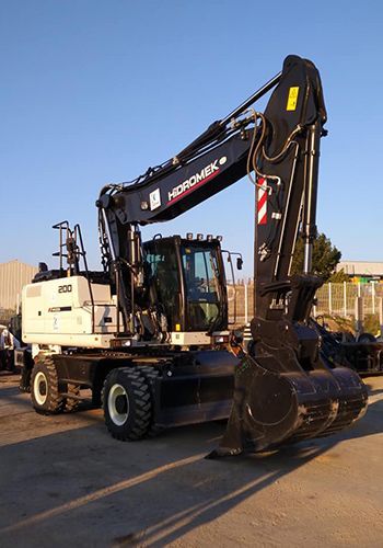 Une machine Hidromek