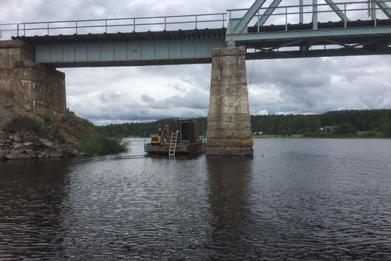 Hitsaustyöt veden alla