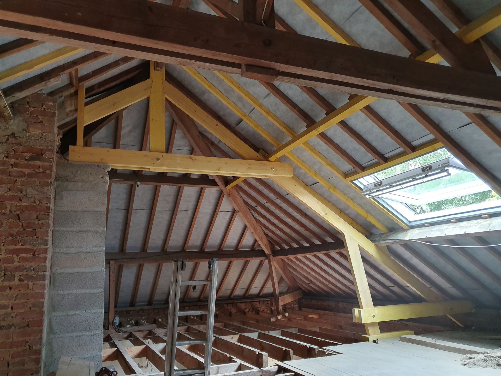 Des combles en rénovation.
