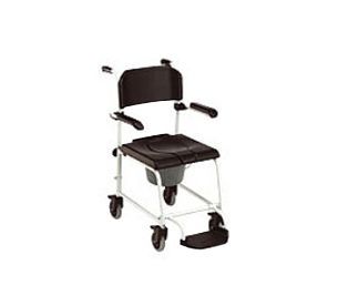 Una silla inodoro en blanco y negro con ruedas sobre un fondo blanco.