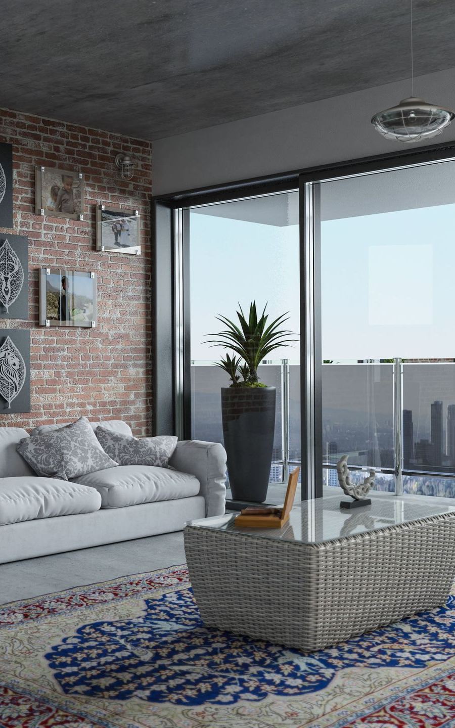 Portes et fenêtres vitrées reflétant l'extérieur.