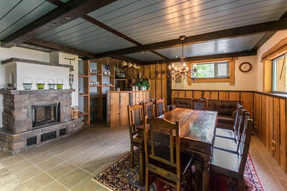 Vuokramökin ruokailutilat