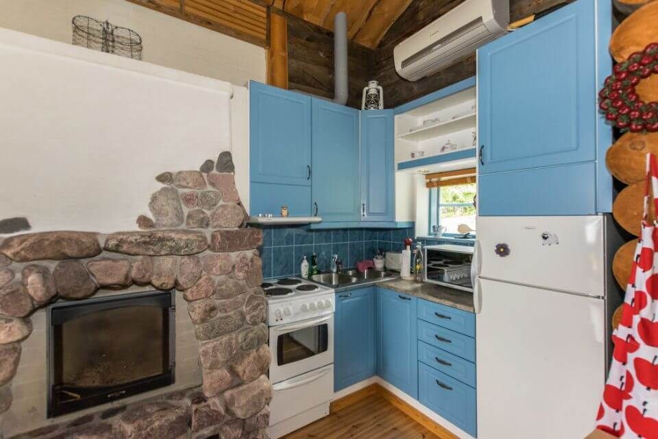 Vuokramökin keittiönurkkaus