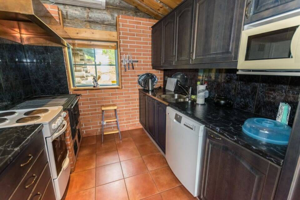 Vuokramökin keittiö