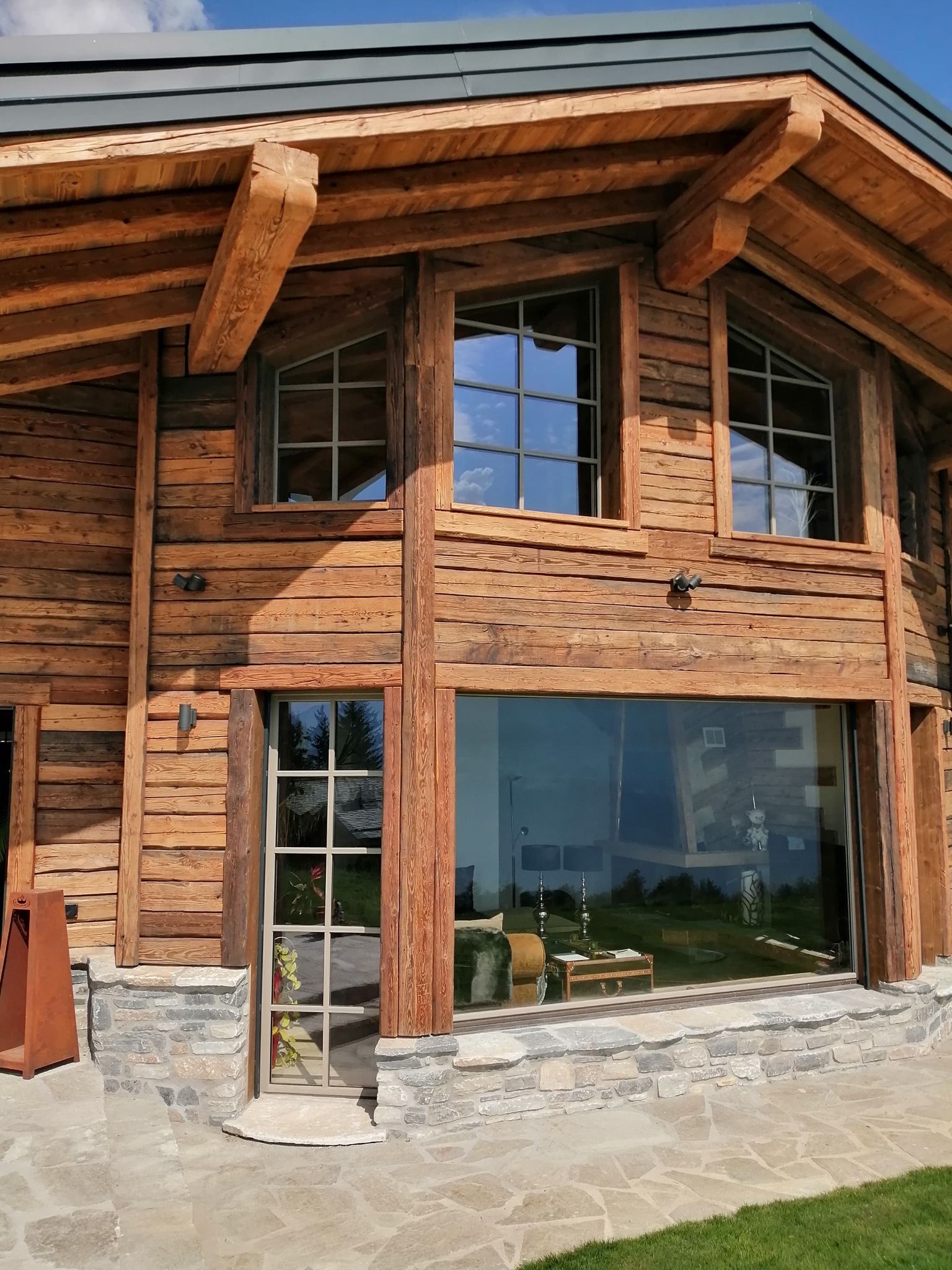 Pose de menuiseries extérieures en bois double vitrage