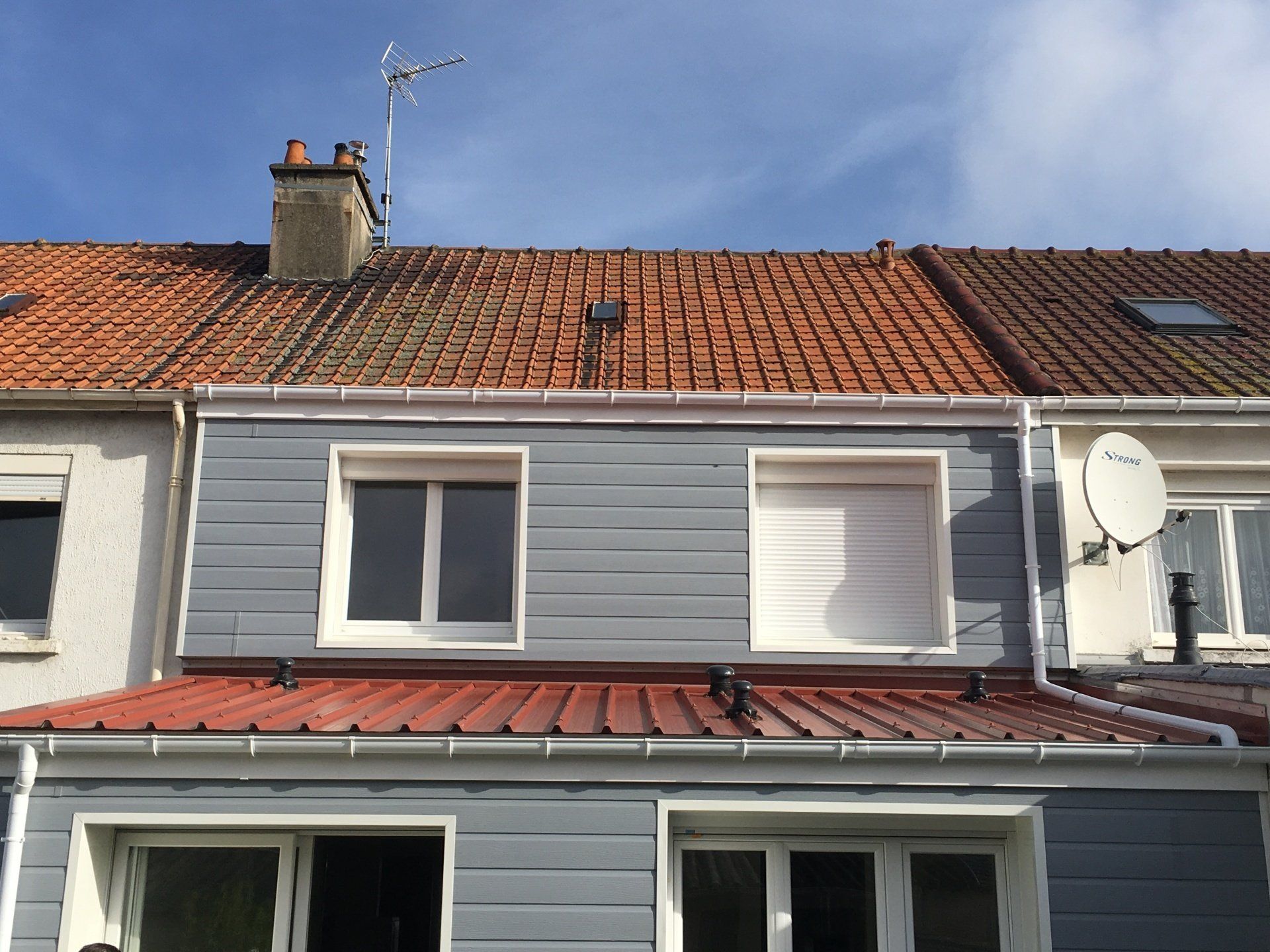 Bac acier isolé et bardage façade