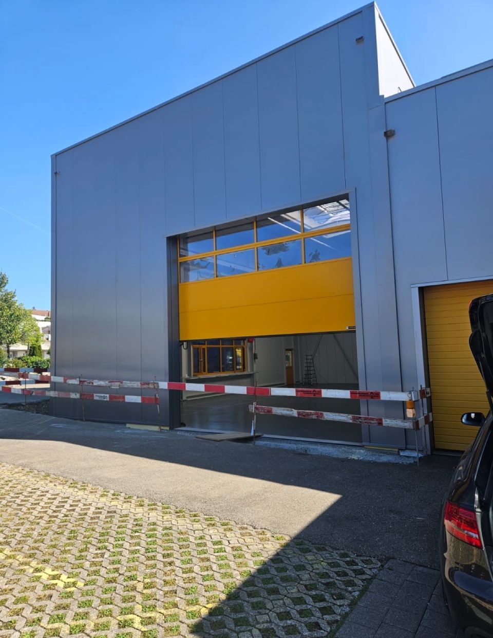 Gewerbliches Gebäude