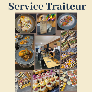 Assortiment de brochettes apéritives et de minisandwichs sur un plateau de buffet.
