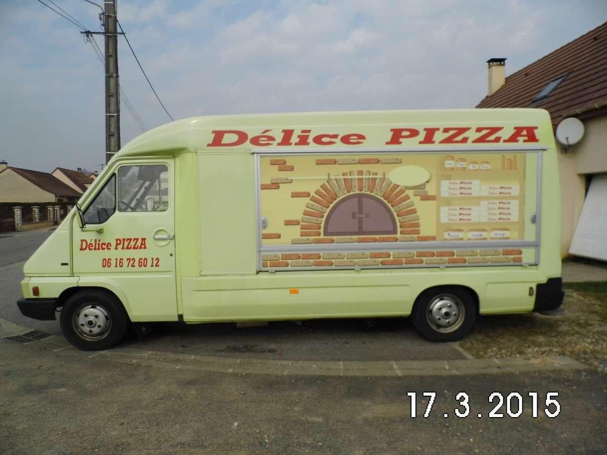 Camion Délice Pizza à Belhomert-Guéhouville le mardi