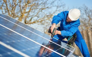 Montage von Solartechnik