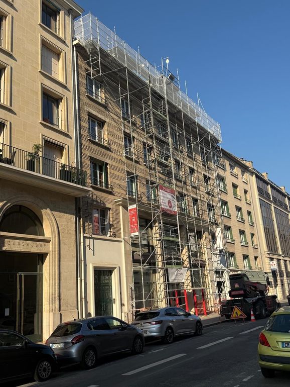 Un bâtiment à Caen