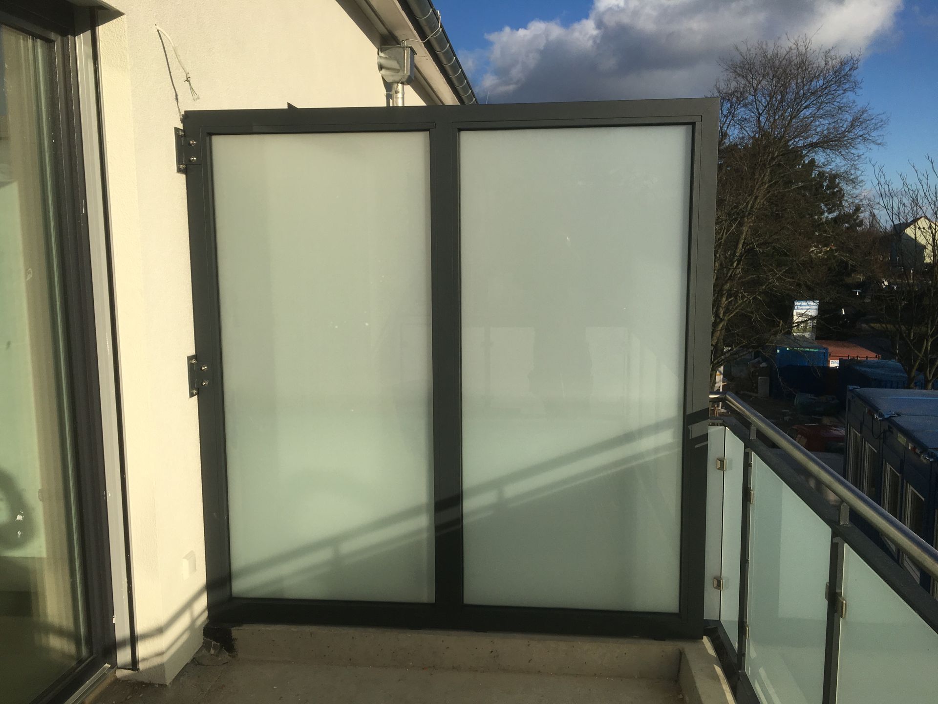 Müller Schlosserei & Metallbau OHG, Trennwand am Balkon