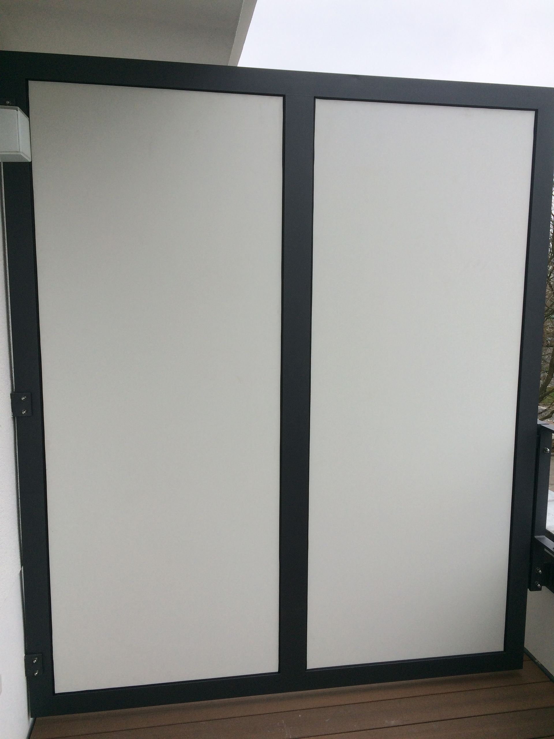 Müller Schlosserei & Metallbau OHG, Trennwand Außenbereich