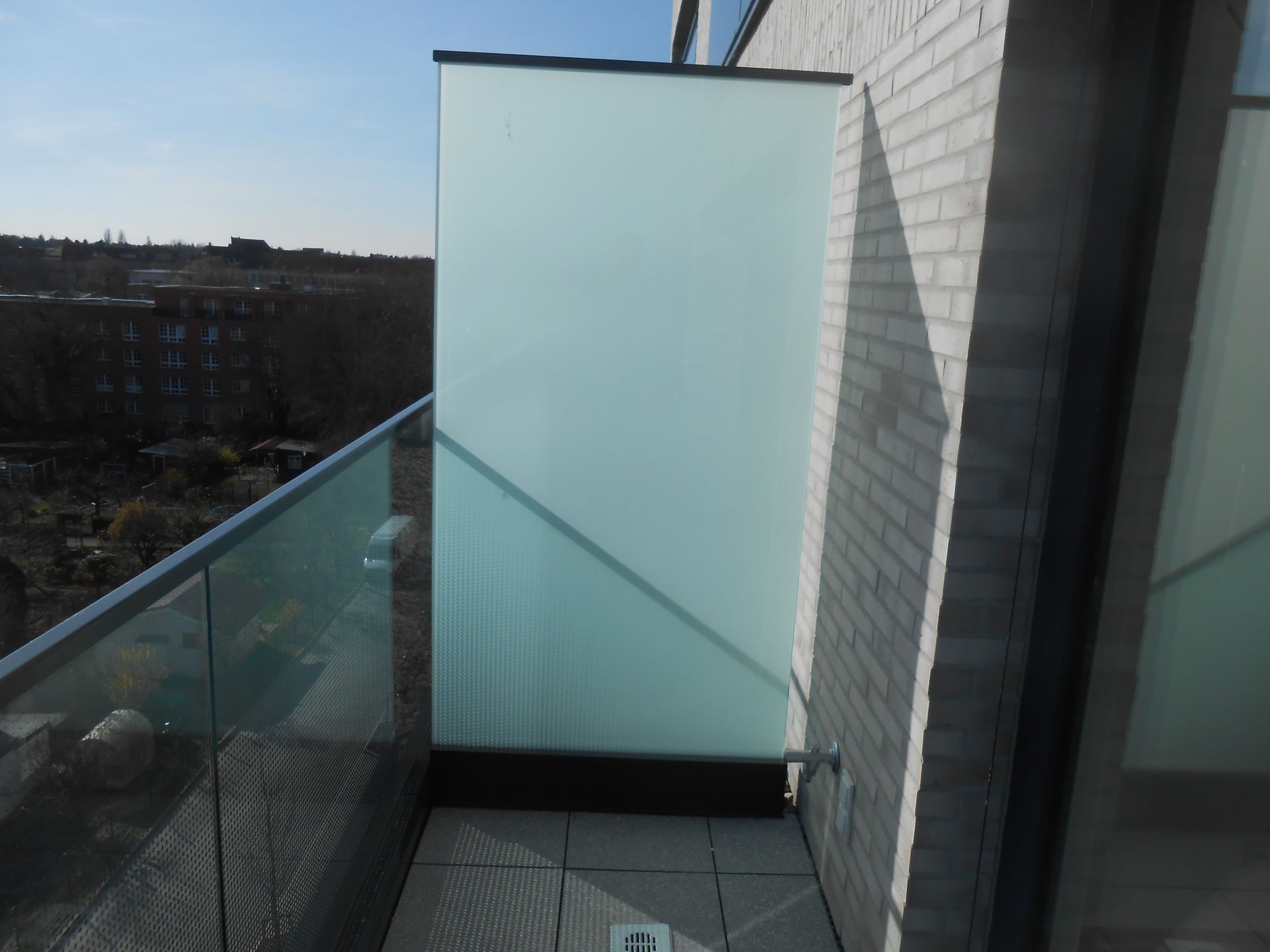 Müller Schlosserei & Metallbau OHG, Trennwand am Balkon