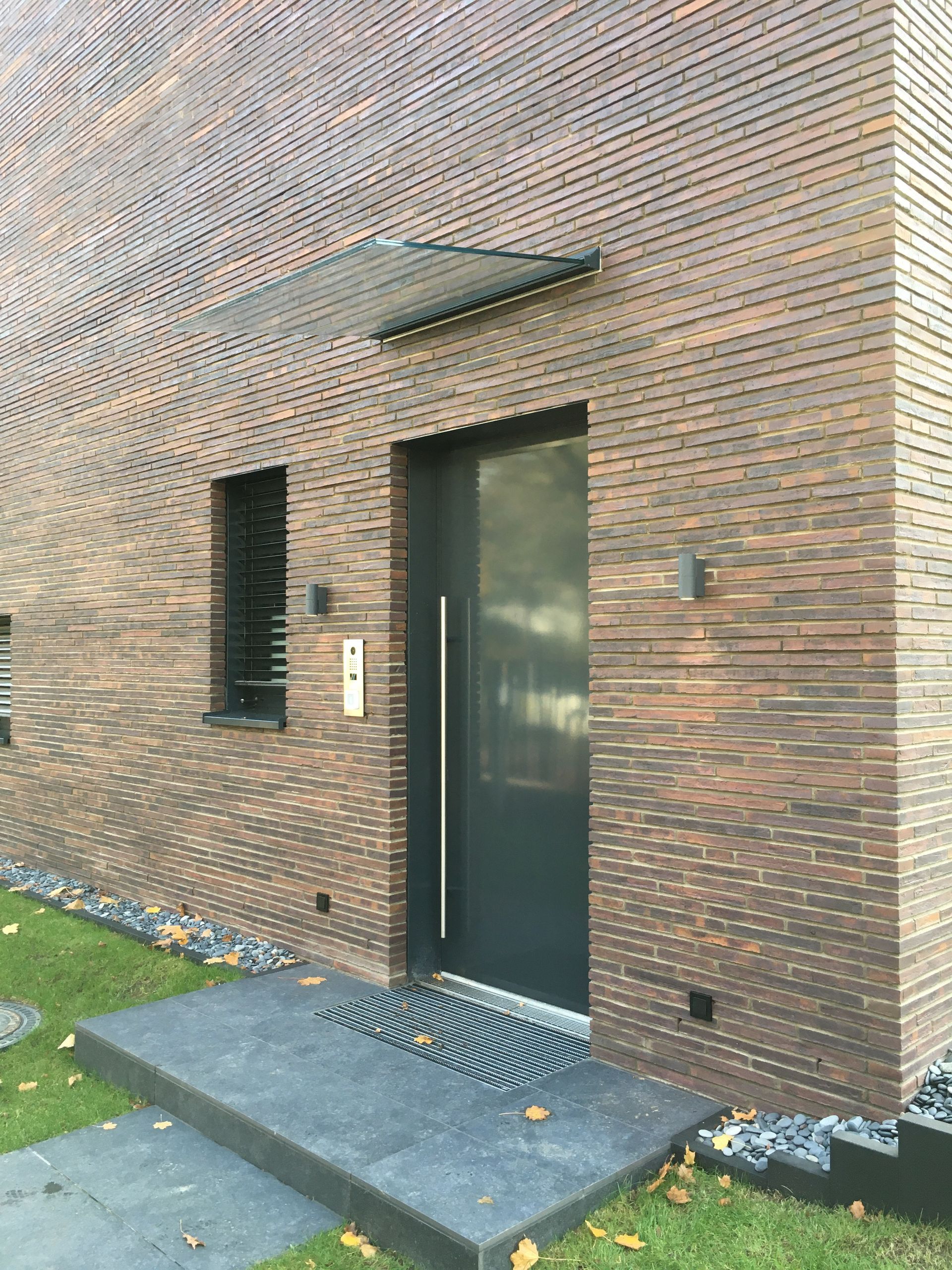 Müller Schlosserei & Metallbau OHG, Vordach Hauseingang