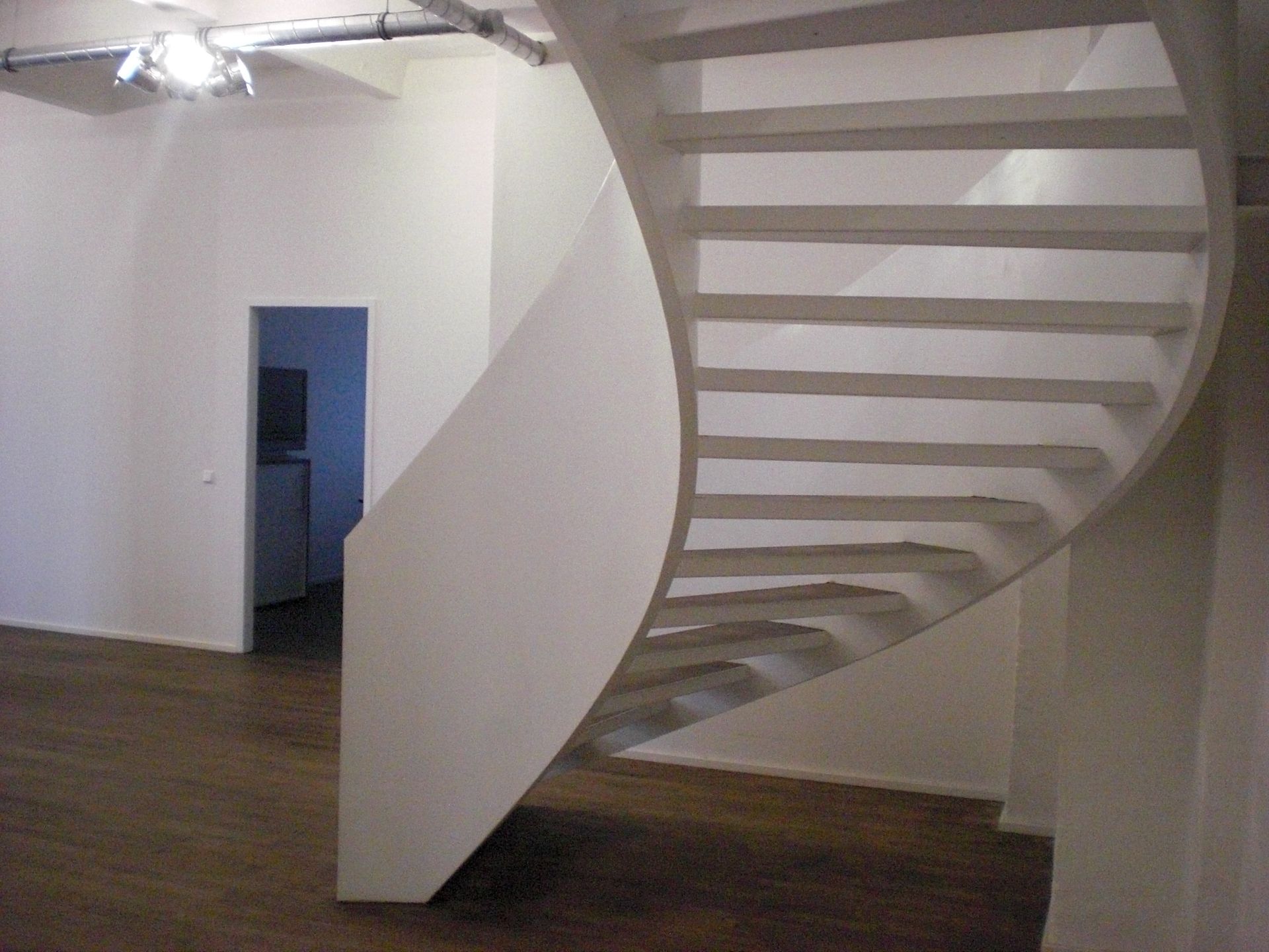 Müller Schlosserei & Metallbau OHG, weiße Treppe