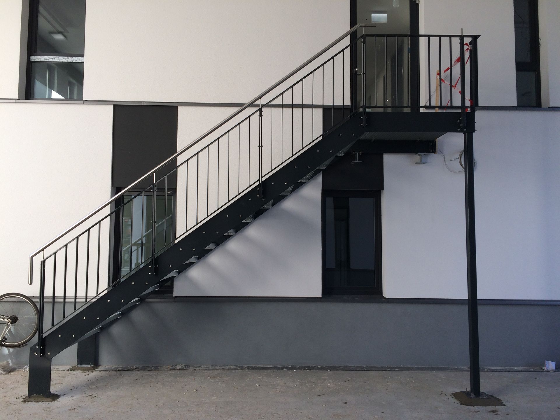 Müller Schlosserei & Metallbau OHG, Außentreppe an Haus