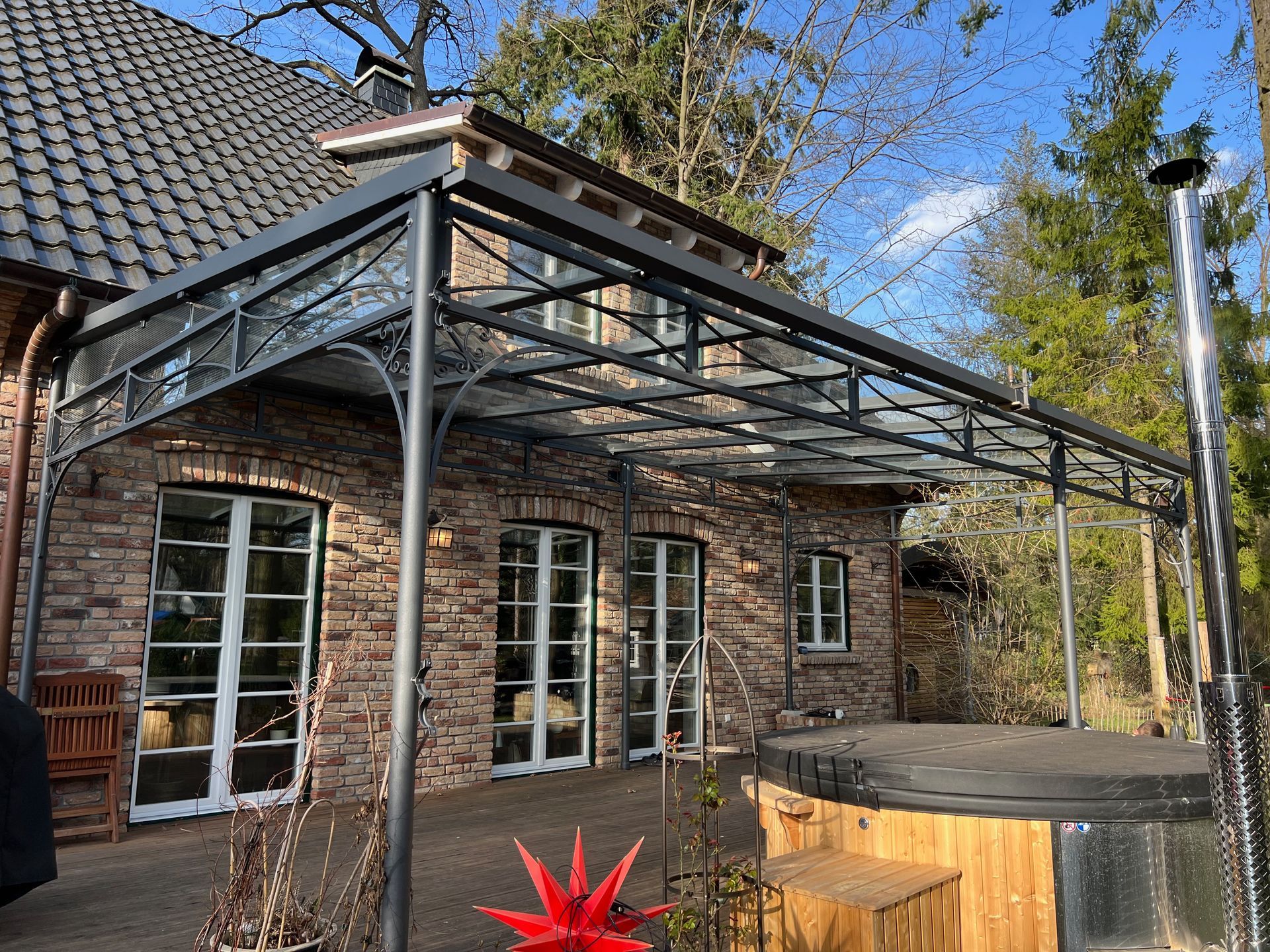 Müller Schlosserei & Metallbau OHG, überdachte Terrasse