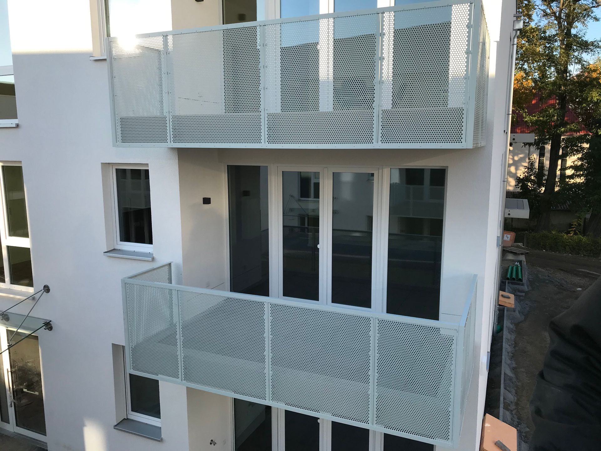 Müller Schlosserei & Metallbau OHG, Wohnhaus mit Balkongeländer