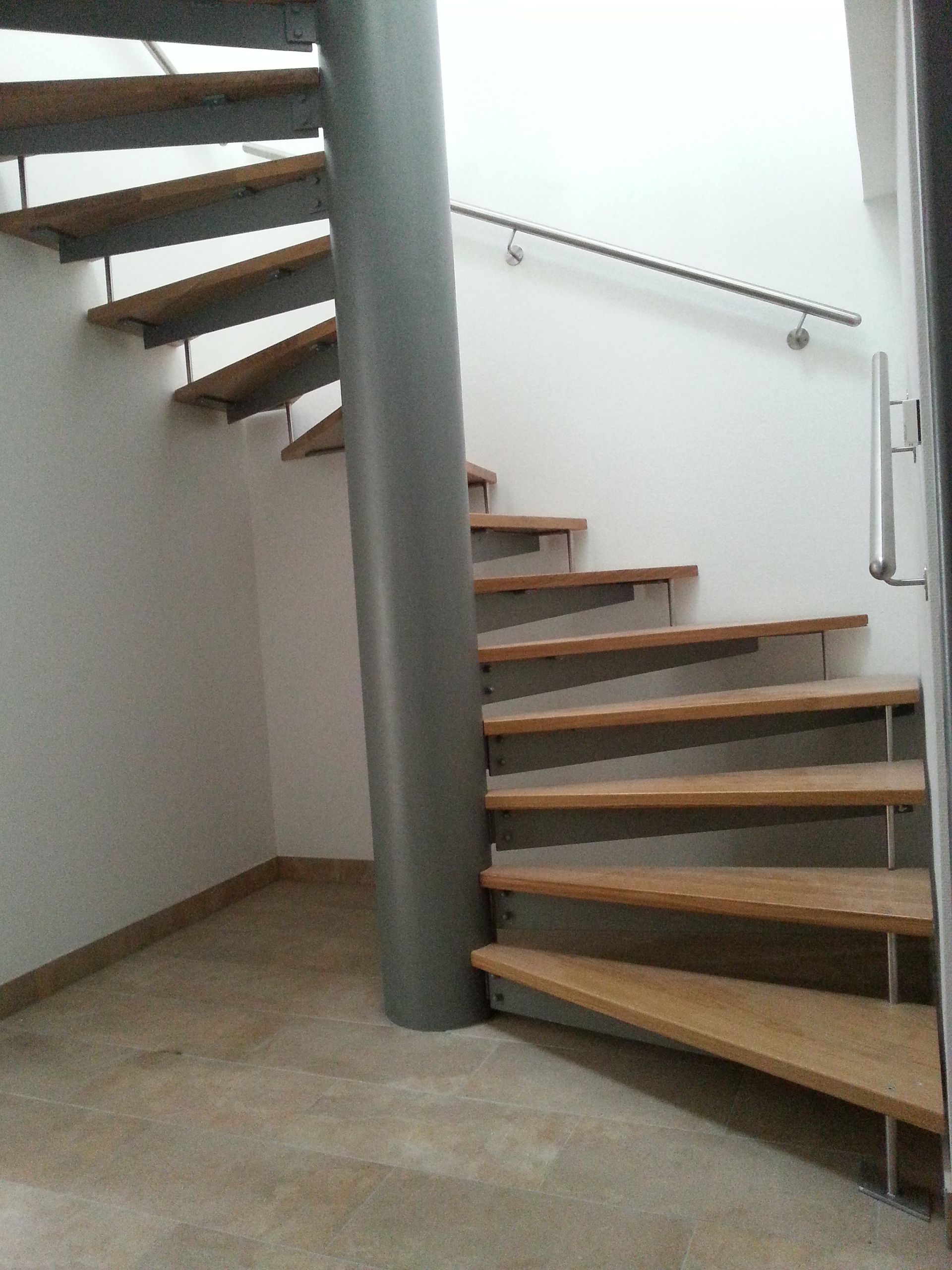 Müller Schlosserei & Metallbau OHG, Holztreppe innen