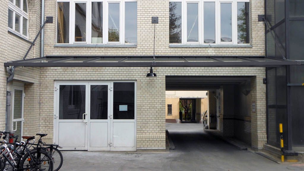 Müller Schlosserei & Metallbau OHG, Vordach über Garageneinfahrt