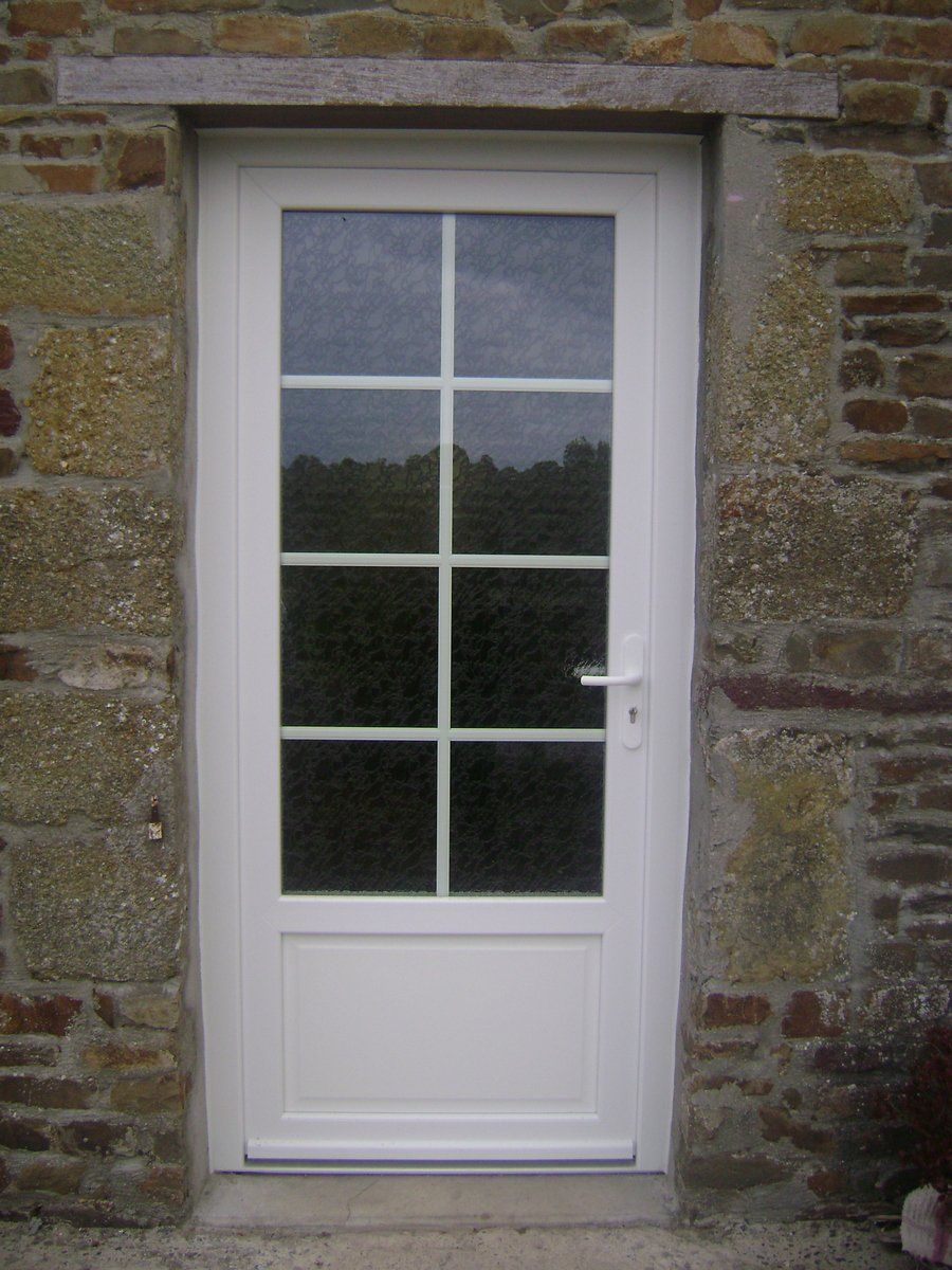 Porte d'entrée en PVC