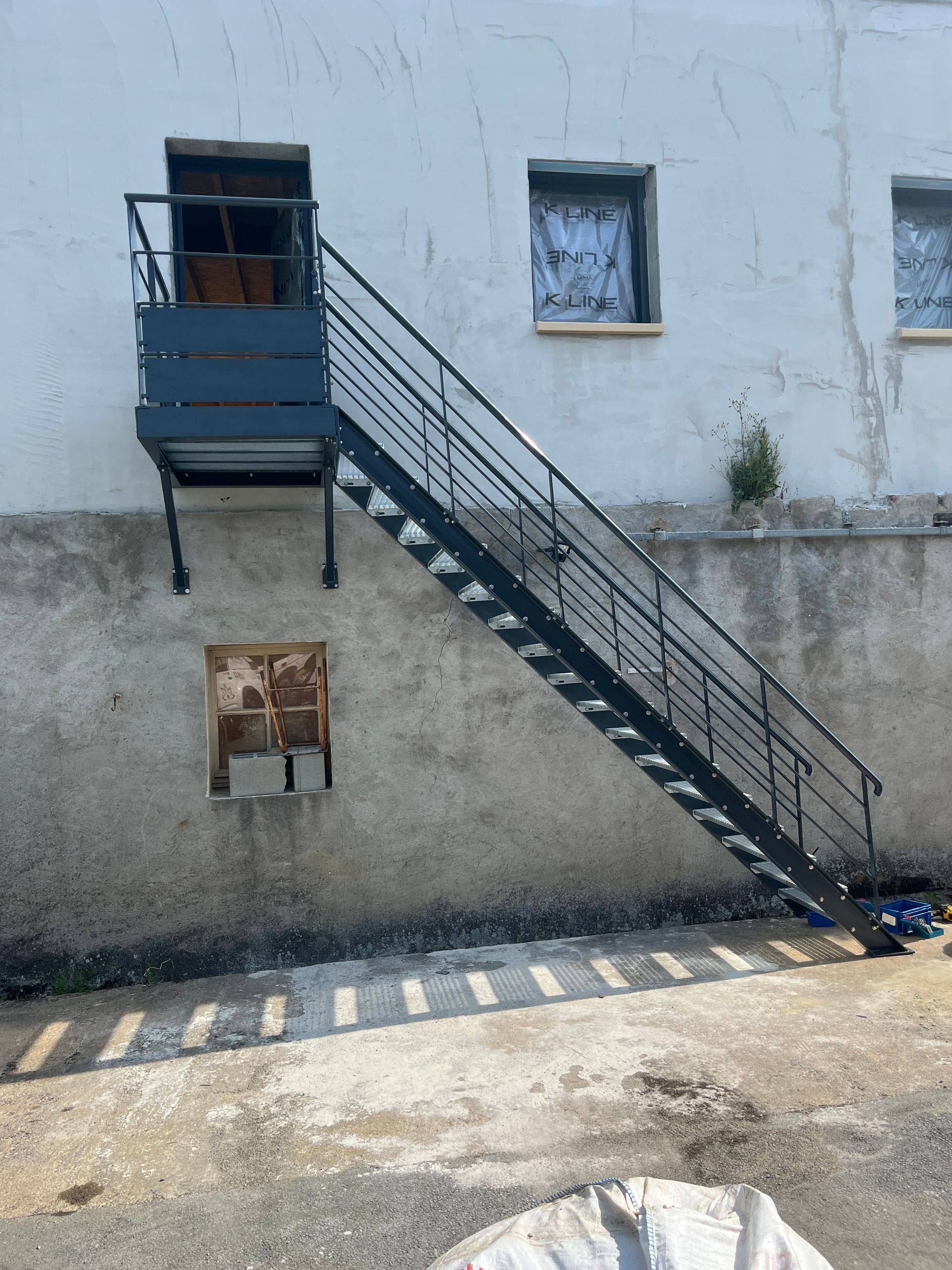 Escalier en métal noir