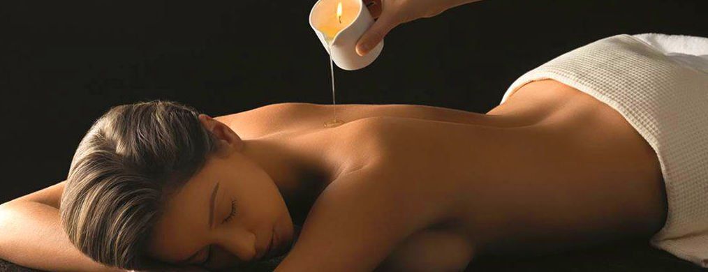 MASAJE RELAJANTE CON ACEITE DE VELA PERFUMADA