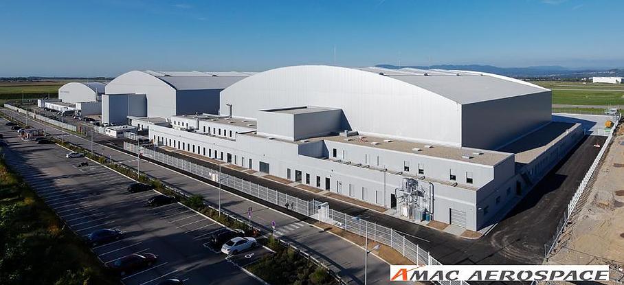 Hangars d'avions Amac Aerospace - vue exterieure