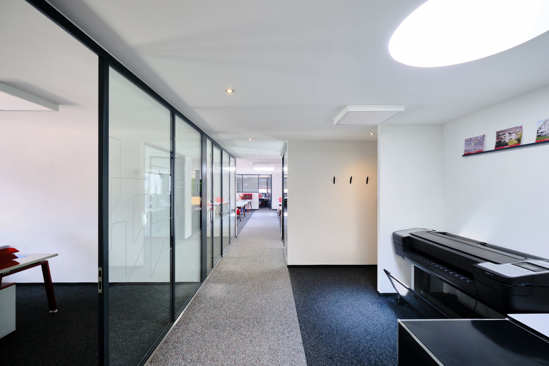 Léa'lles - st pierre de clages - bâtiment administratif - couloir