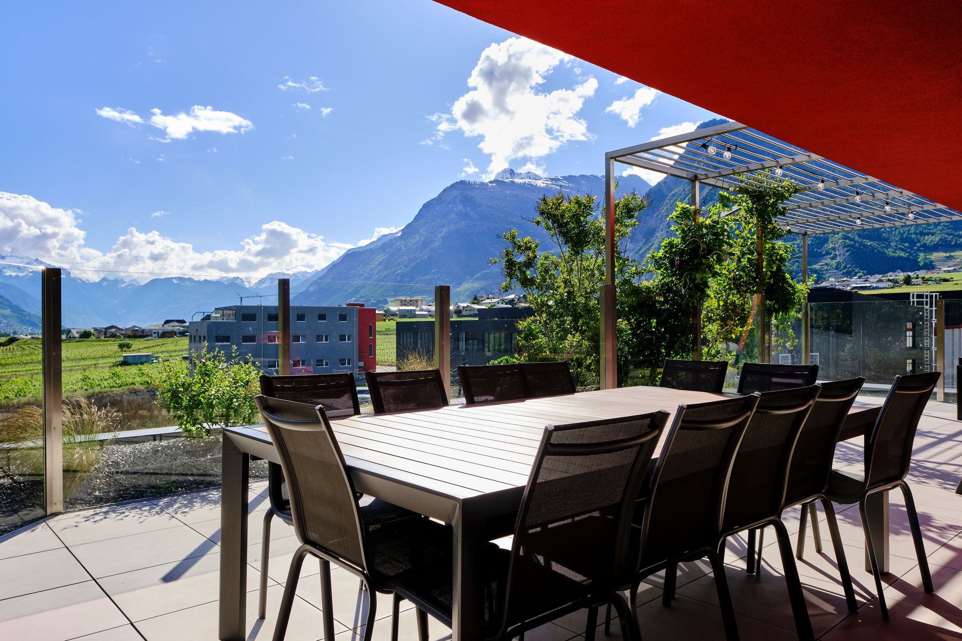 Léa'lles - st pierre de clages - bâtiment administratif - terrasse